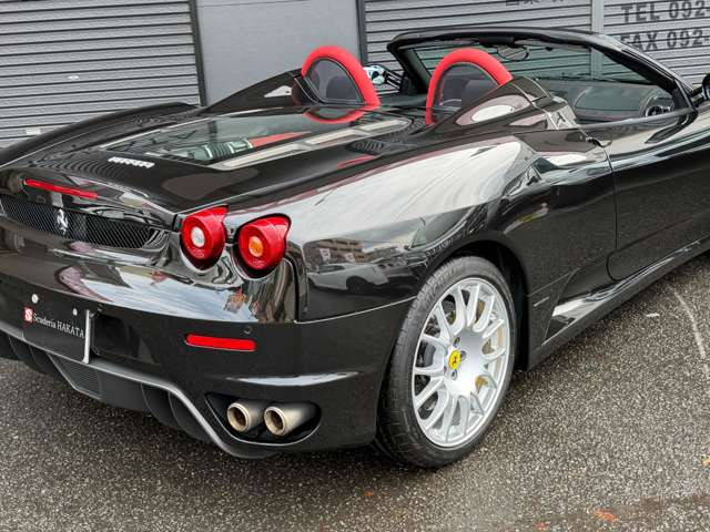 ガラスエンジンフード。