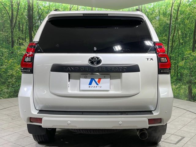 安心の最長10年・走行無制限保証(有償)をご用意。保証内容も充実はもちろん、無料点検&オイル交換や、年中無休の全国・24時間ロードサービスも付帯されておりますのでご安心下さい。