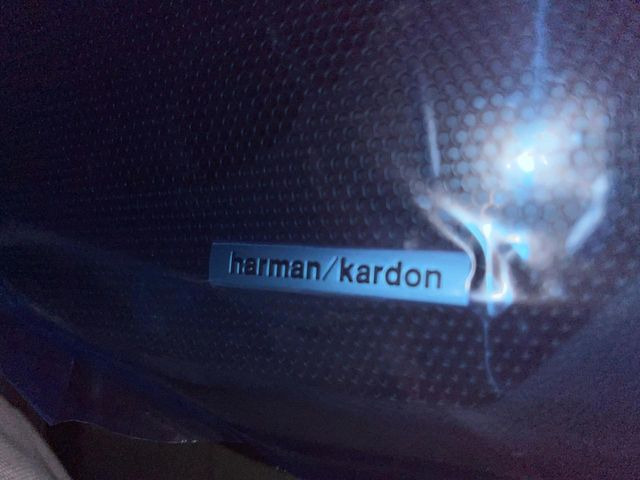 �y�n�[�}���J�[�h�T�E���h�V�X�e���z���[�J�[�I�v�V�����̍��i�ʃT�E���h�V�X�e���𓋍ځB��p�̃`���[�j���O���{���ꂽ�召�l�X�ȃX�s�[�J�[����ǎ��ȃT�E���h���t�ł��A�Տꊴ���ӂ�鉹����Ԃ����o���܂��B