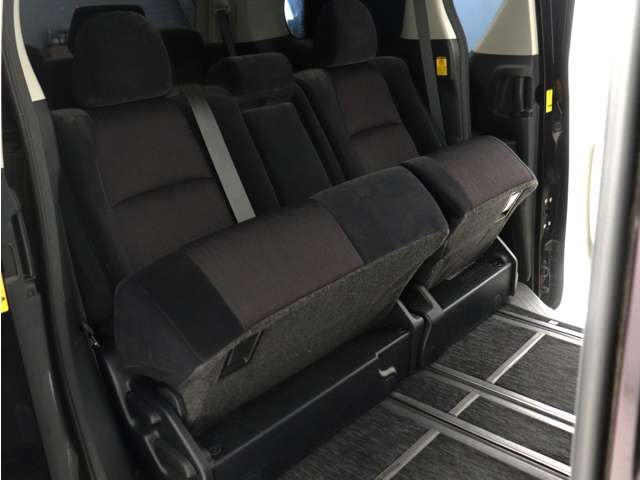 8�l���̂݁A2 ��ڃV�[�g���`�b�v�A�b�v���邱�Ƃ��ł��܂�!