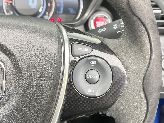 �y�N���[�Y�R���g���[���z�������H�����N���N���s�B�A�N�Z���𗣂��Ă���葬�x�ő��s���ł��A�������^�]���̕��S���y��!�����E�������ȒP�ȃX�C�b�`����Œ����ł��܂��B