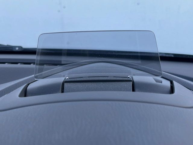 �y�w�b�h�A�b�v�f�B�X�v���C�z���݂̑��x�⑖�s�����f�W�^���\���ŉ^�]�ȑO���̃K���X�ɓ��e!�^�]���A�ڐ������炳���K�v�ȏ����m�F�ł���̂łƂ��Ă��֗��ň��S!