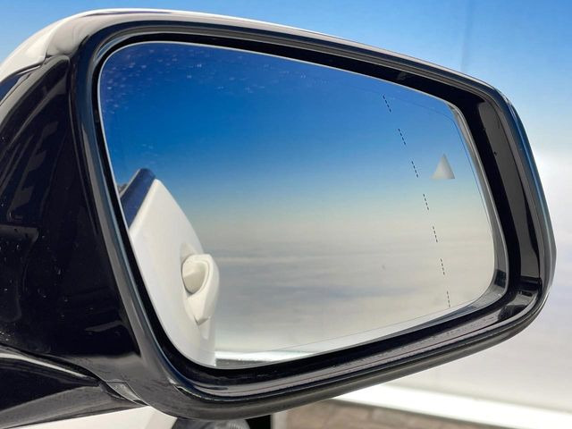 ���u���C���h�A�V�X�g�Z���T�[:���p����̎Ԃ����m���A�h���C�o�[���Ԑ��ύX���s���ۂɁA�x�����Ƌ��ɒ��ӂ𑣂��Ă������S�x���@�\�ł�!