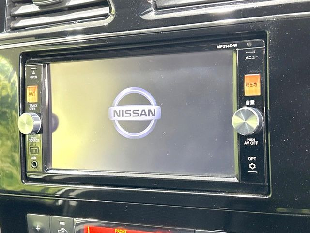 �y�����i�r�z�l�C�̏����i�r�𑕔����Ă���܂��B�i�r�̎g���₷���͂������A�I�[�f�B�I�@�\���[��!�L�����v�◷�s�͂������A�ʋ΂┃�����ȂǕ��i�̃h���C�u���y�����Ȃ�͂���