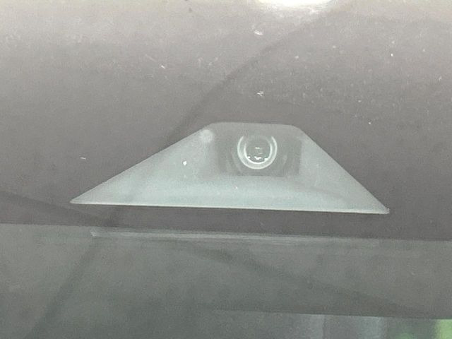 �y�C���e���W�F���g�G�}�[�W�F���V�[�u���[�L�z�t�����g�J�����őO���̎ԗ�����s�҂����m�B�Փ˂������Ȏ��͏Փ˔�Q�y���u���[�L���쓮�A�Փˉ�����T�|�[�g�B�����S�Ƀh���C�u�����y���݂��������܂��B