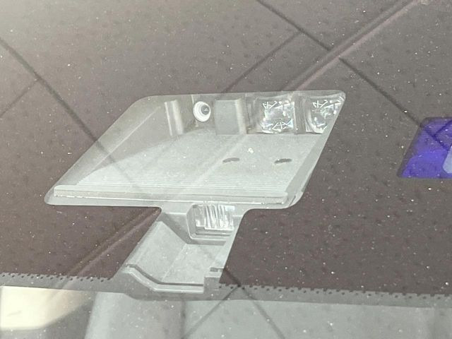 �y�O�He-Assist�z���s���ɑO���̎ԗ�����F�����A�Փ˂������Ȏ��͌x��ƃu���[�L�ŏՓˉ���Ɣ�Q�y�����A�V�X�g�B�����S�Ƀh���C�u�����y���݂��������܂��B