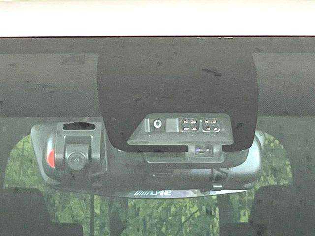 �y�g���^�Z�[�t�e�B�Z���X�z���s���ɑO���̎ԗ�����F�����A�Փ˂������Ȏ��͌x��ƃu���[�L�ŏՓˉ���Ɣ�Q�y�����A�V�X�g�B�����S�Ƀh���C�u�����y���݂��������܂��B