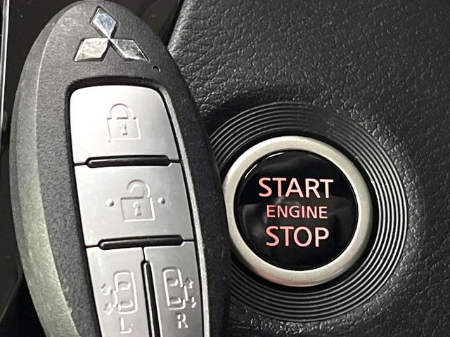 �y�I�y���[�V�����L�[�z�J�o����|�P�b�g�ɓ��ꂽ�܂܂ł��h�A�̎{���E�������\�ȃX�}�[�g�L�[�𑕔��B�G���W���̃I���E�I�t�����J�M�����o���K�v����������Ƃ��Ă��֗��ł���