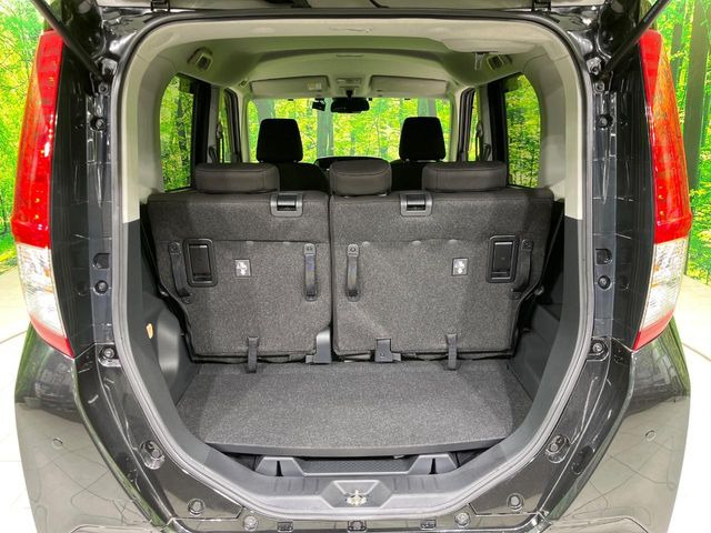 ���i�̂���������ʋ΁A���}���ɏ\���ȉ׎��X�y�[�X���m�ۂ��Ă���܂��B�Z�J���h�V�[�g��|���ƁA�傫�ȉו��̐ύڂ��\�ł���