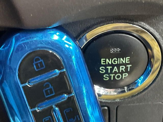 �y�L�[�t���[�V�X�e���z�J�o����|�P�b�g�ɓ��ꂽ�܂܂ł��h�A�̎{���E�������\�ȃX�}�[�g�L�[�𑕔��B�G���W���̃I���E�I�t�����J�M�����o���K�v����������Ƃ��Ă��֗��ł���