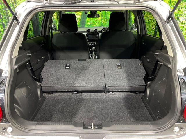 ���i�̂���������ʋ΁A���}���ɏ\���ȉ׎��X�y�[�X���m�ۂ��Ă���܂��B�Z�J���h�V�[�g��|���ƁA�傫�ȉו��̐ύڂ��\�ł���