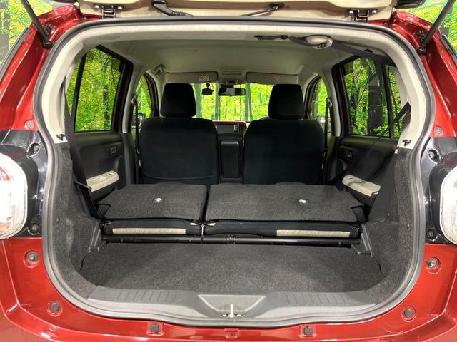 ���i�̂���������ʋ΁A���}���ɏ\���ȉ׎��X�y�[�X���m�ۂ��Ă���܂��B�Z�J���h�V�[�g��|���ƁA�傫�ȉו��̐ύڂ��\�ł���