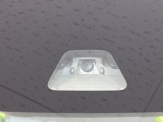 �y�X�}�[�g�A�V�X�g�z���s���ɑO���̎ԗ�����F�����A�Փ˂������Ȏ��͌x��ƃu���[�L�ŏՓˉ���Ɣ�Q�y�����A�V�X�g�B�����S�Ƀh���C�u�����y���݂��������܂��B