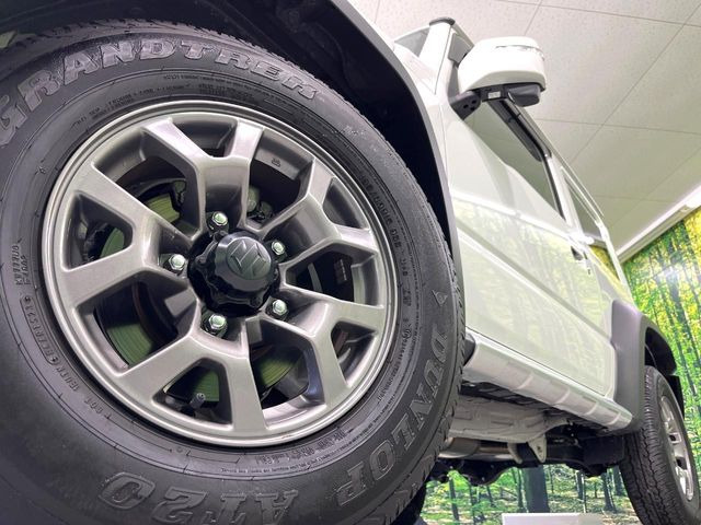 �y����15�C���`�A���~�z�C�[���z�O�ςɃ}�b�`���������A���~�z�C�[���𑕒����Ă���܂��B�e��ЊO�A���~�z�C�[����A�X�^�b�h���X�^�C�����戵�����Ă���܂��B���񂲑��k����������