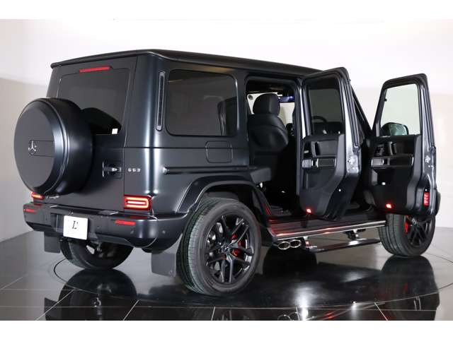 �����ԍ��ƃX�N�G�A�ȃt�H���������܂��āA�B�ꖳ��̑��݊������AMG G63�炵���O�ςł��B