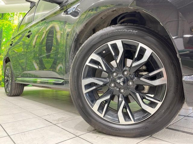 �y����18�C���`�A���~�z�C�[���z�O�ςɃ}�b�`���������A���~�z�C�[���𑕒����Ă���܂��B�e��ЊO�A���~�z�C�[����A�X�^�b�h���X�^�C�����戵�����Ă���܂��B���񂲑��k����������