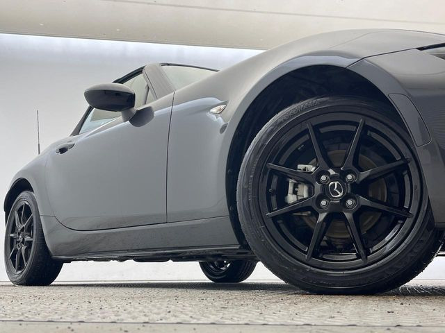 �y����16�C���`�A���~�z�C�[���z�O�ςɃ}�b�`���������A���~�z�C�[���𑕒����Ă���܂��B�e��ЊO�A���~�z�C�[����A�X�^�b�h���X�^�C�����戵�����Ă���܂��B���񂲑��k����������