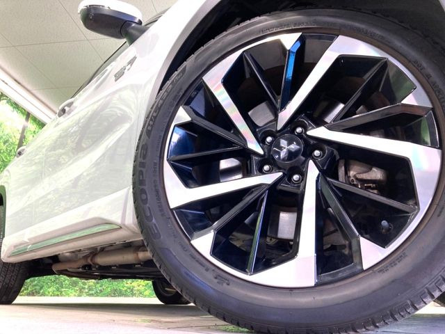 �y����20�C���`�A���~�z�C�[���z�O�ςɃ}�b�`���������A���~�z�C�[���𑕒����Ă���܂��B�e��ЊO�A���~�z�C�[����A�X�^�b�h���X�^�C�����戵�����Ă���܂��B���񂲑��k����������