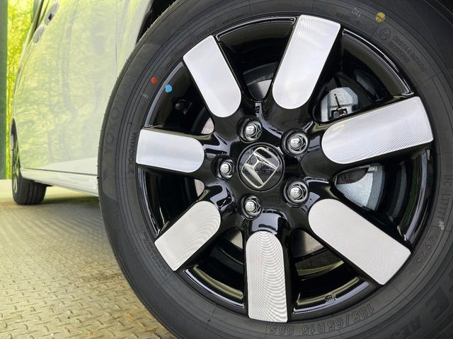 �y����15�C���`�A���~�z�C�[���z�O�ςɃ}�b�`���������A���~�z�C�[���𑕒����Ă���܂��B�e��ЊO�A���~�z�C�[����A�X�^�b�h���X�^�C�����戵�����Ă���܂��B���񂲑��k����������