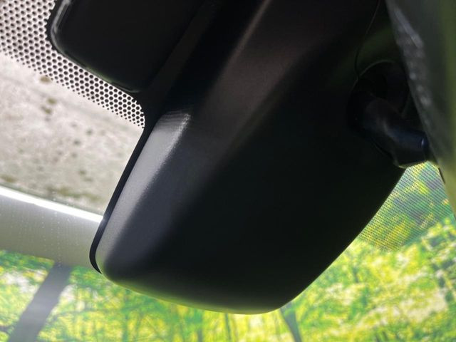 �y�g���^�Z�[�t�e�B�Z���X�z���s���ɑO���̎ԗ�����F�����A�Փ˂������Ȏ��͌x��ƃu���[�L�ŏՓˉ���Ɣ�Q�y�����A�V�X�g�B�����S�Ƀh���C�u�����y���݂��������܂��B