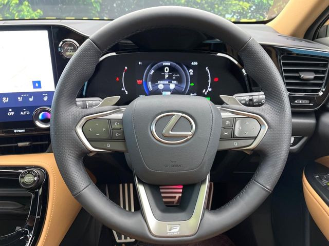 �y�����v�����X�e�A�����O�z�㎿�Ȋv���g�p���邱�ƂŁA��ɂ����������݂ƂĂ��^�]���₷���n���h���ł���