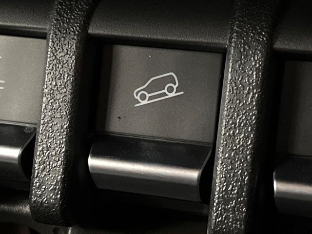 �y�_�E���q���A�V�X�g�z�}�ȍ⓹������Ƃ��Ɏ����Ńu���[�L�𐧌�A���̒ᑬ�x��ۂ��܂��B�ᓹ�∫�H�ȂǊ���₷���H�ʂ̉����ł��^�C�������b�N���Ȃ�������S!�n���h������ɏW���ł��܂�!