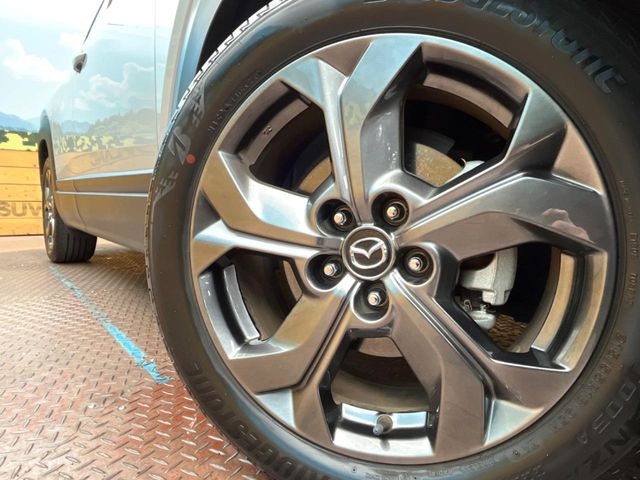 �y����18�C���`�A���~�z�C�[���z�O�ςɃ}�b�`���������A���~�z�C�[���𑕒����Ă���܂��B�e��ЊO�A���~�z�C�[����A�X�^�b�h���X�^�C�����戵�����Ă���܂��B���񂲑��k����������