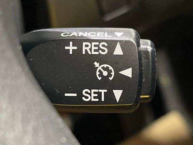 �y�N���[�Y�R���g���[���z�������H�����N���N���s�B�A�N�Z���𗣂��Ă���葬�x�ő��s���ł��A�������^�]���̕��S���y��!�����E�������ȒP�ȃX�C�b�`����Œ����ł��܂��B