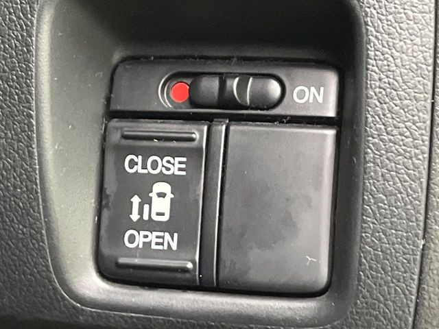 �y�p���[�X���C�h�h�A�z�X�}�[�g�L�[��^�]�Ȃ̃X�C�b�`�ŃX���C�h�h�A�̊J���\���d��������͂����ăh�A���J����K�v�������A���������q�l�ł��A�d���ו��������Ă��鎞�����N�ɊJ���߂ł��܂���