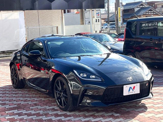 �������x�̃K���X�疌�ŝ����͂������A�㎿�ȃc���E����������B���O����_���J�����؂Ȉ��Ԃ�ی삵�A�F�����E�򉻂�h�~�B�u�e�X�v���b�V���R�[�g�v�A�u�e�v���~�b�T�R�[�g�v���炨�I�т��������܂��B