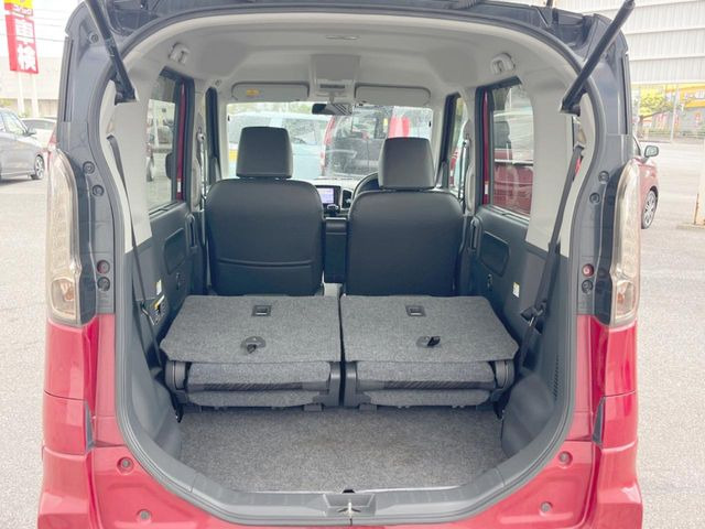 ���i�̂���������ʋ΁A���}���ɏ\���ȉ׎��X�y�[�X���m�ۂ��Ă���܂��B�Z�J���h�V�[�g��|���ƁA�傫�ȉו��̐ύڂ��\�ł���