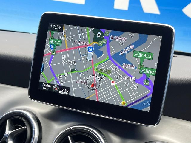 �������i�r:��̊��̂���i�r�́A����������ԓ������o���Ă���܂��B�I�[�f�B�I�@�\���[�����Ă���܂��̂ŁA�^�]�����y���߂܂���