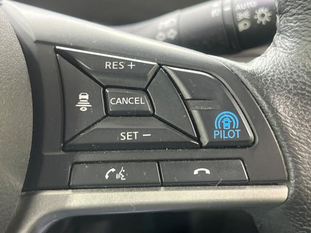 【プロパイロット】高速道路での長距離走行が楽に!!渋滞時と巡回走行のシーンで、アクセル・ブレーキ・ステアリングを自動で制御し、長距離運転の負担を軽減してくれます♪