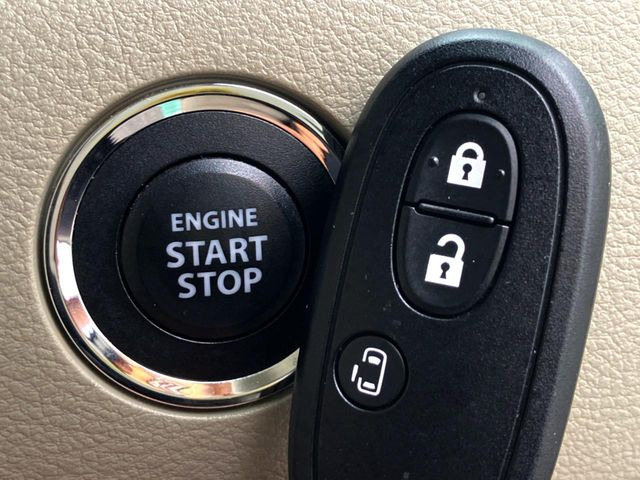 ���y�X�}�[�g�L�[&�X�^�[�g�V�X�e���z�g�т����X�}�[�g�L�[�����o�����ƂȂ��A�h�A�̎{���E�������\�ŁA�����v�b�V���ŃG���W�����X�^�[�g!!