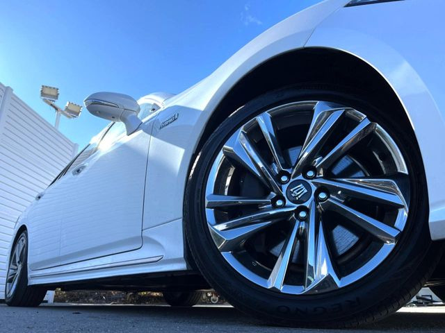 �y����18�C���`�A���~�z�C�[���z�O�ςɃ}�b�`���������A���~�z�C�[���𑕒����Ă���܂��B�e��ЊO�A���~�z�C�[����A�X�^�b�h���X�^�C�����戵�����Ă���܂��B���񂲑��k����������