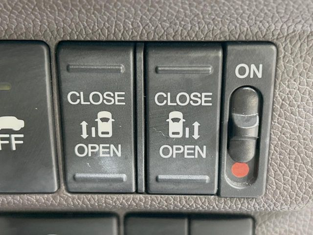 �y�����p���[�X���C�h�h�A�z�X�}�[�g�L�[��^�]�Ȃ̃X�C�b�`�Ō�ȗ����X���C�h�h�A�̊J���\���d��������͂����ăh�A���J����K�v�������A�����Ȃ��q�l�ł��ȒP�ɊJ���߂ł����K�ł���