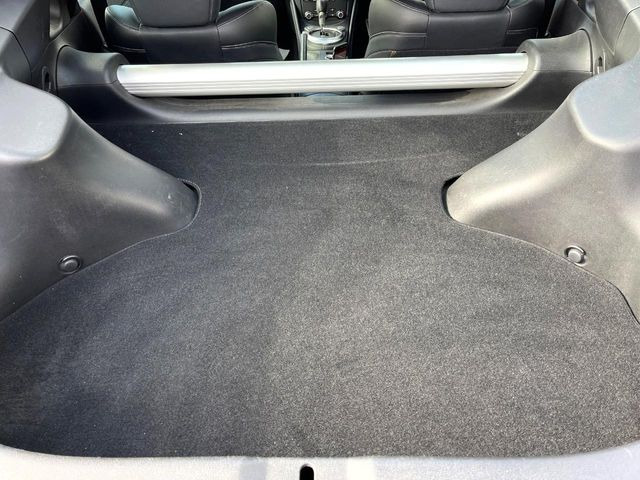 ���i�̂���������ʋ΁A���}���ɏ\���ȉ׎��X�y�[�X���m�ۂ��Ă���܂��B