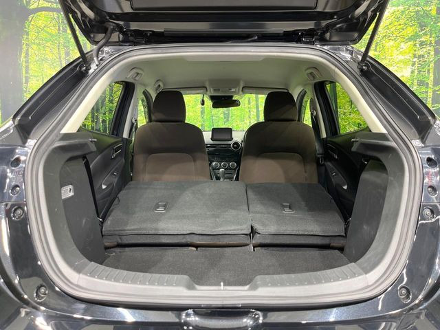 ���i�̂���������ʋ΁A���}���ɏ\���ȉ׎��X�y�[�X���m�ۂ��Ă���܂��B�Z�J���h�V�[�g��|���ƁA�傫�ȉו��̐ύڂ��\�ł���