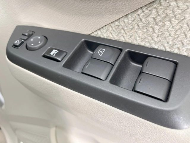 �y�d���i�[�~���[�z�T�C�h�~���[�͓d���i�[���ƂȂ��Ă���A�������ԏ�ł��L�Y�������X�N��}�����܂��B