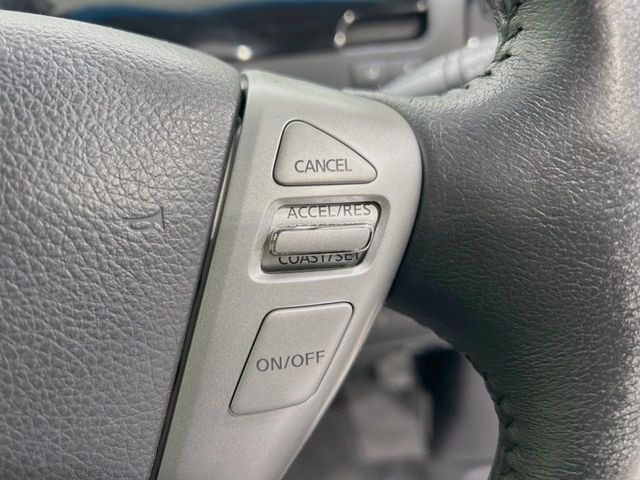 �y�N���[�Y�R���g���[���z�������H�����N���N���s�B�A�N�Z���𗣂��Ă���葬�x�ő��s���ł��A�������^�]���̕��S���y��!�����E�������ȒP�ȃX�C�b�`����Œ����ł��܂��B