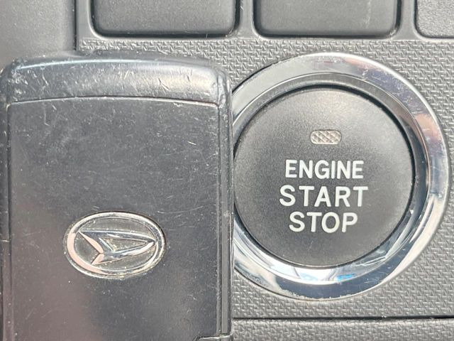 �y�L�[�t���[�V�X�e���z�J�o����|�P�b�g�ɓ��ꂽ�܂܂ł��h�A�̎{���E�������\�ȃX�}�[�g�L�[�𑕔��B�G���W���̃I���E�I�t�����J�M�����o���K�v����������Ƃ��Ă��֗��ł���