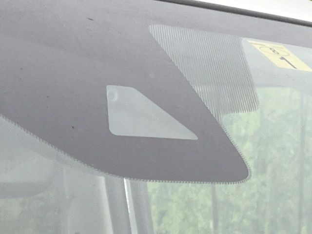 �y�G�}�[�W�F���V�[�u���[�L�z���s���ɑO���̎ԗ�����F�����A�Փ˂������Ȏ��͌x��ƃu���[�L�ŏՓˉ���Ɣ�Q�y�����A�V�X�g�B�����S�Ƀh���C�u�����y���݂��������܂��B