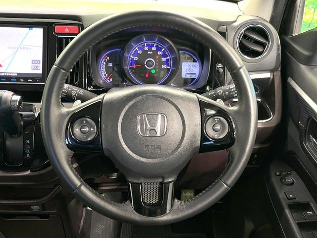 �y�����v�����X�e�A�����O�z�㎿�Ȋv���g�p���邱�ƂŁA��ɂ����������݂ƂĂ��^�]���₷���n���h���ł���