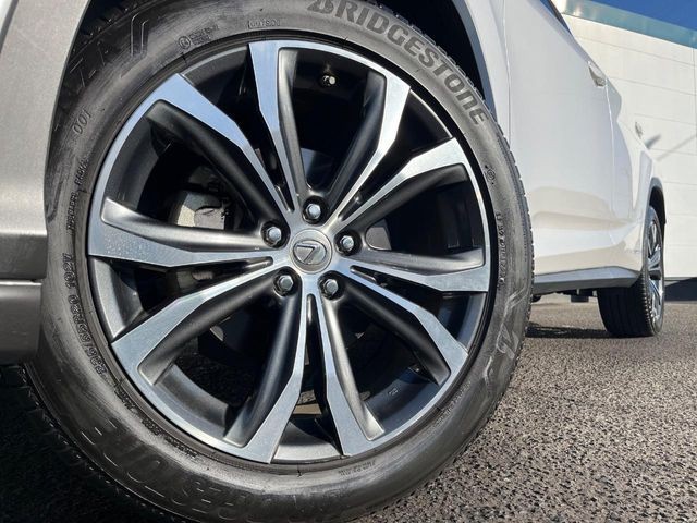 �y����20�C���`�A���~�z�C�[���z�O�ςɃ}�b�`���������A���~�z�C�[���𑕒����Ă���܂��B�e��ЊO�A���~�z�C�[����A�X�^�b�h���X�^�C�����戵�����Ă���܂��B���񂲑��k����������