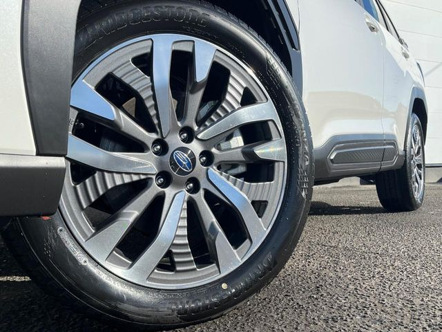 �y����19�C���`�A���~�z�C�[���z�O�ςɃ}�b�`���������A���~�z�C�[���𑕒����Ă���܂��B�e��ЊO�A���~�z�C�[����A�X�^�b�h���X�^�C�����戵�����Ă���܂��B���񂲑��k����������