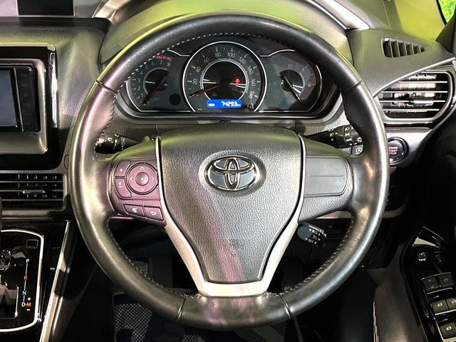 �y�����v�����X�e�A�����O�z�㎿�Ȋv���g�p���邱�ƂŁA��ɂ����������݂ƂĂ��^�]���₷���n���h���ł���