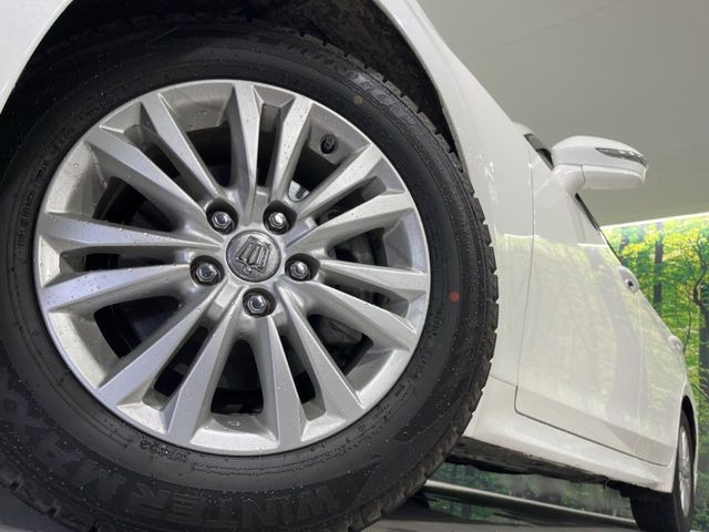 �y����16�C���`�A���~�z�C�[���z�O�ςɃ}�b�`���������A���~�z�C�[���𑕒����Ă���܂��B�e��ЊO�A���~�z�C�[����A�X�^�b�h���X�^�C�����戵�����Ă���܂��B���񂲑��k����������