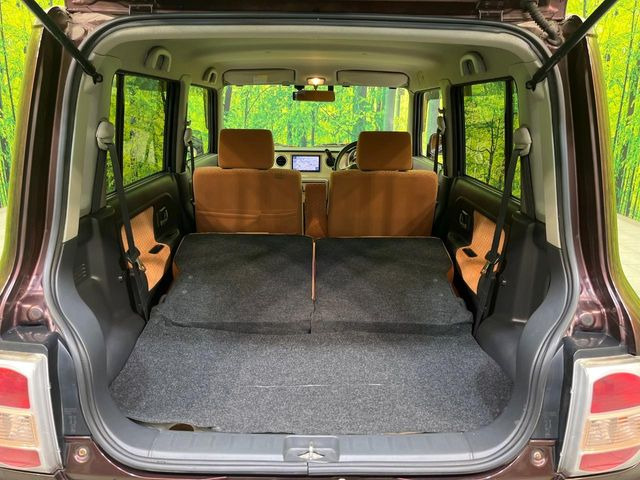 ���i�̂���������ʋ΁A���}���ɏ\���ȉ׎��X�y�[�X���m�ۂ��Ă���܂��B�Z�J���h�V�[�g��|���ƁA�傫�ȉו��̐ύڂ��\�ł���