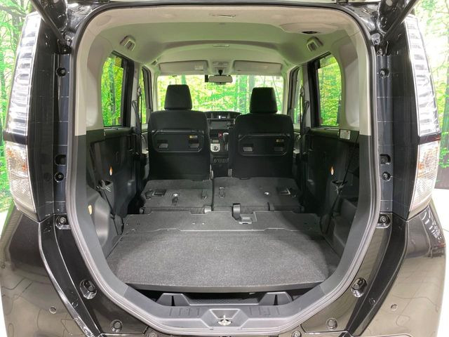 ���i�̂���������ʋ΁A���}���ɏ\���ȉ׎��X�y�[�X���m�ۂ��Ă���܂��B�Z�J���h�V�[�g��|���ƁA�傫�ȉו��̐ύڂ��\�ł���