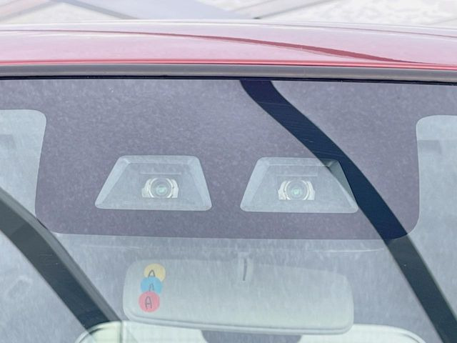 �y�X�}�[�g�A�V�X�g�z���s���ɑO���̎ԗ�����F�����A�Փ˂������Ȏ��͌x��ƃu���[�L�ŏՓˉ���Ɣ�Q�y�����A�V�X�g�B�����S�Ƀh���C�u�����y���݂��������܂��B